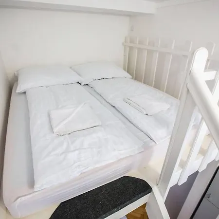 Keleti Center Big Flat Bedroom Private Use בית אירוח