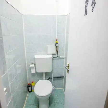 Keleti Center Big Flat Bedroom Private Use בית אירוח