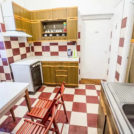 Keleti Center Big Flat Bedroom Private Use בית אירוח בודפשט