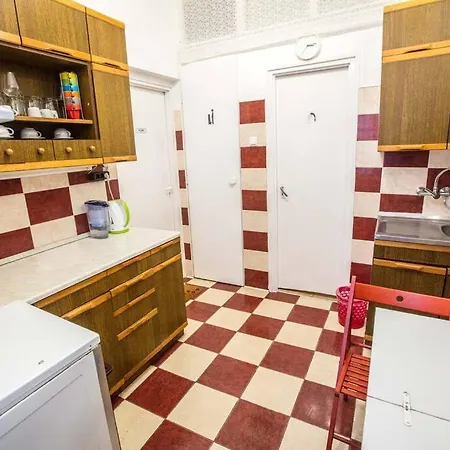Keleti Center Big Flat Bedroom Private Use בית אירוח *