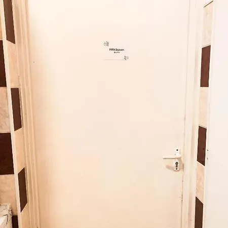 Keleti Center Big Flat Bedroom Private Use בית אירוח בודפשט