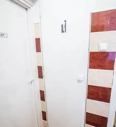 Keleti Center Big Flat Bedroom Private Use Homestay