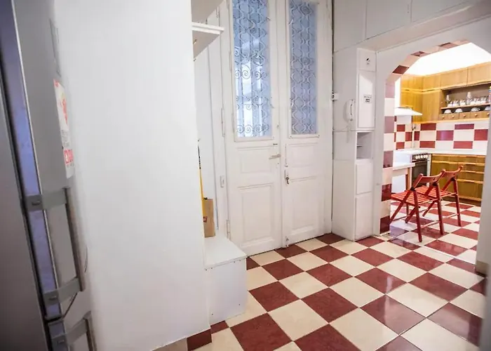 Keleti Center Big Flat Bedroom Private Use Homestay