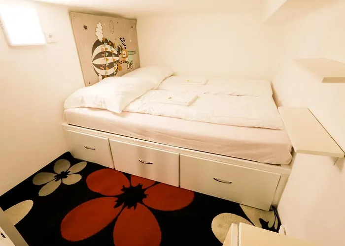 Keleti Center Big Flat Bedroom Private Use Homestay *